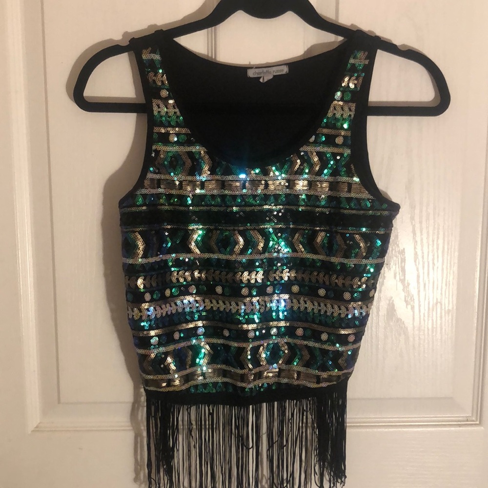 Tank top w. Fringes .